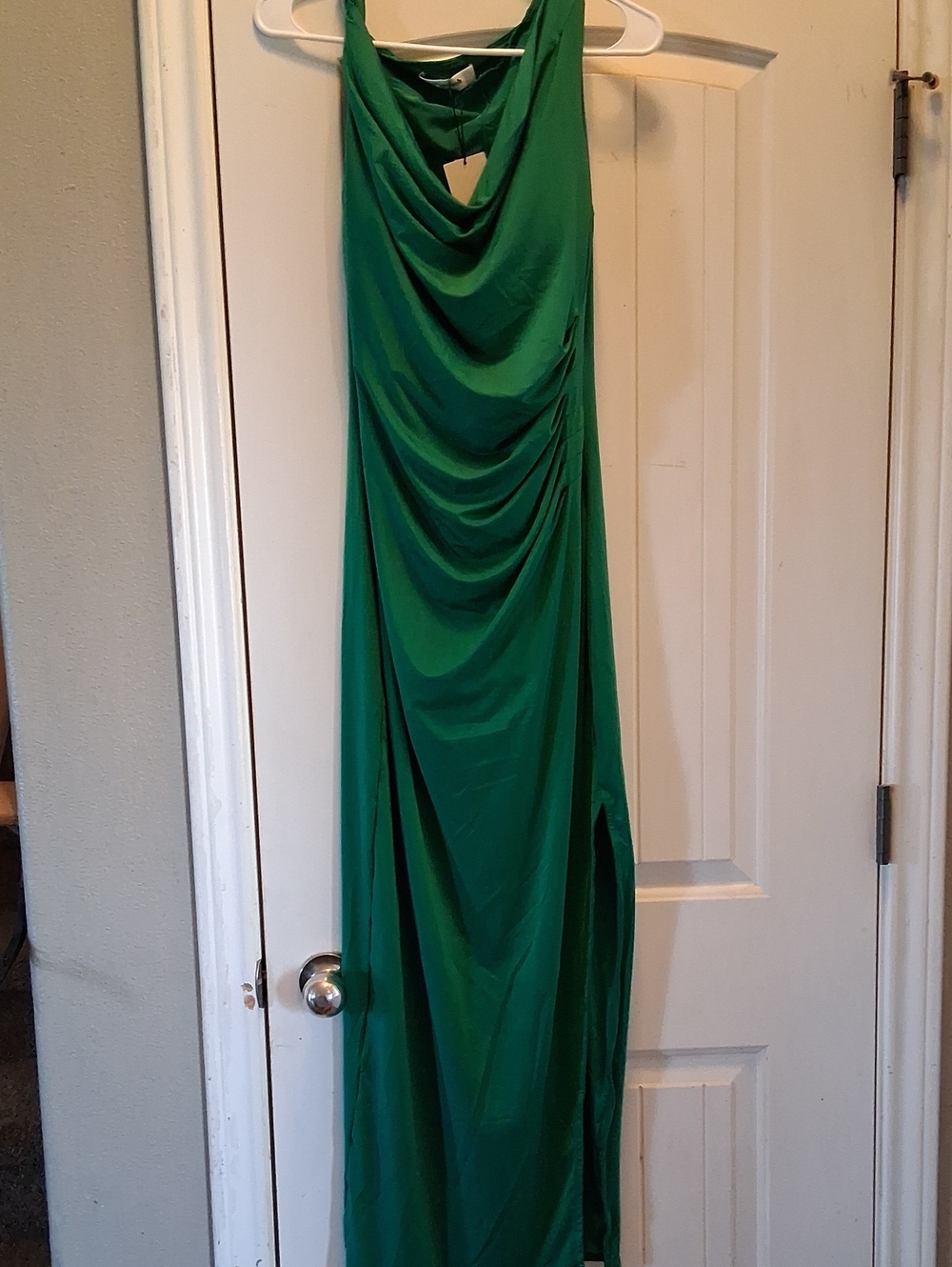 NWT Elegant Emerald Green Draped Women’s Dress Sz M Slimming